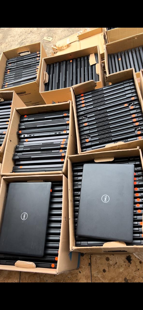Pembelian laptop bekas partai